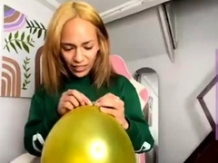 Perfect Blond Making Solo Masturbation